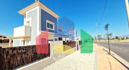 Новые виллы на просторных участках площадью 500+ м² в Лорке