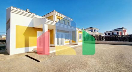 Новые виллы на просторных участках площадью 500+ м² в Лорке