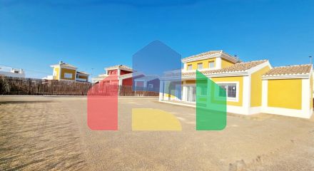 Новые виллы на просторных участках площадью 500+ м² в Лорке
