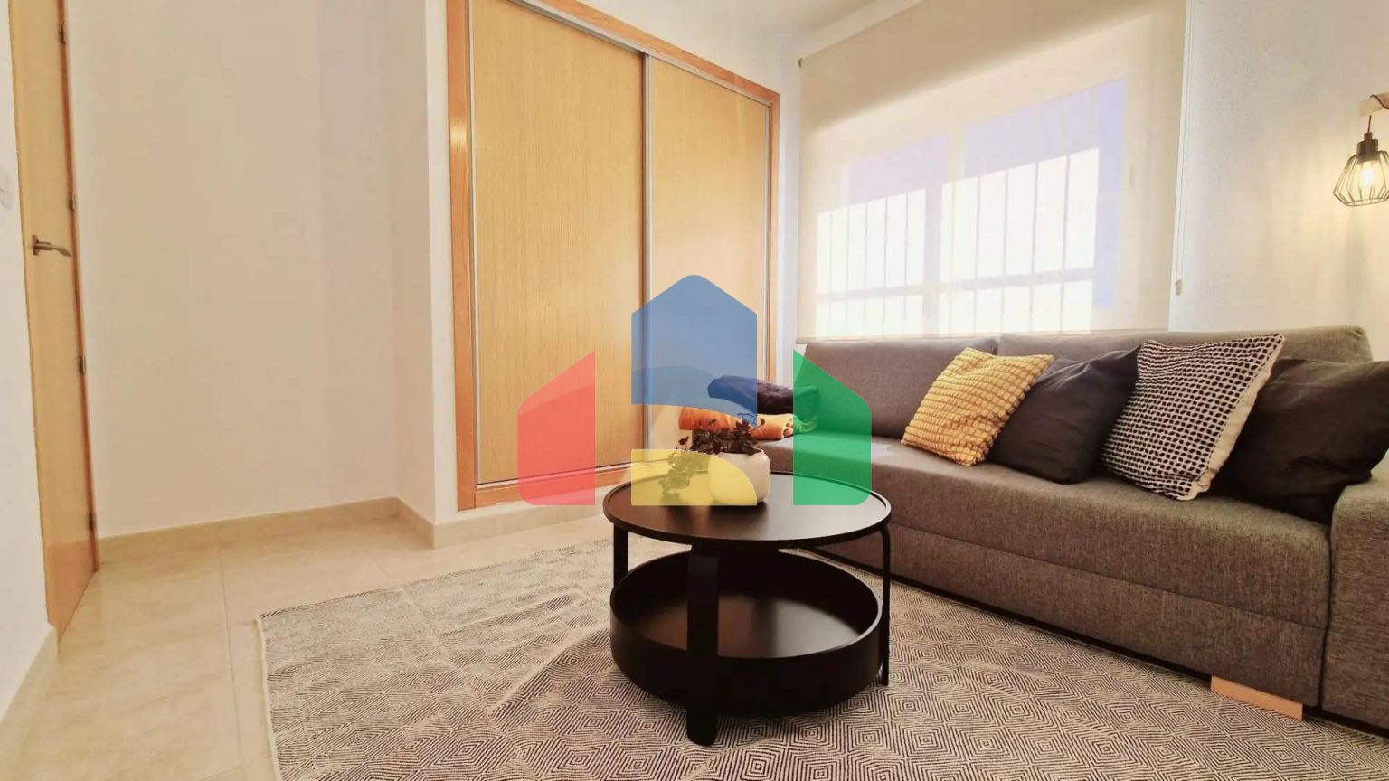 Новые виллы на просторных участках площадью 500+ м² в Лорке