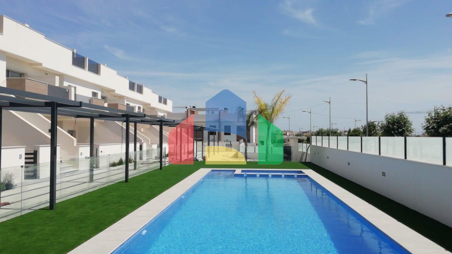 НОВЫЕ СОВРЕМЕННЫЕ БУНГАЛО В ПИЛАР-ДЕ-ЛА-ОРАДАДА