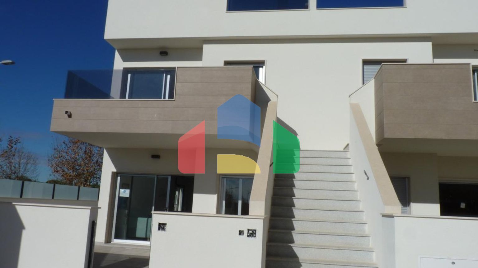 НОВЫЕ СОВРЕМЕННЫЕ БУНГАЛО В ПИЛАР-ДЕ-ЛА-ОРАДАДА