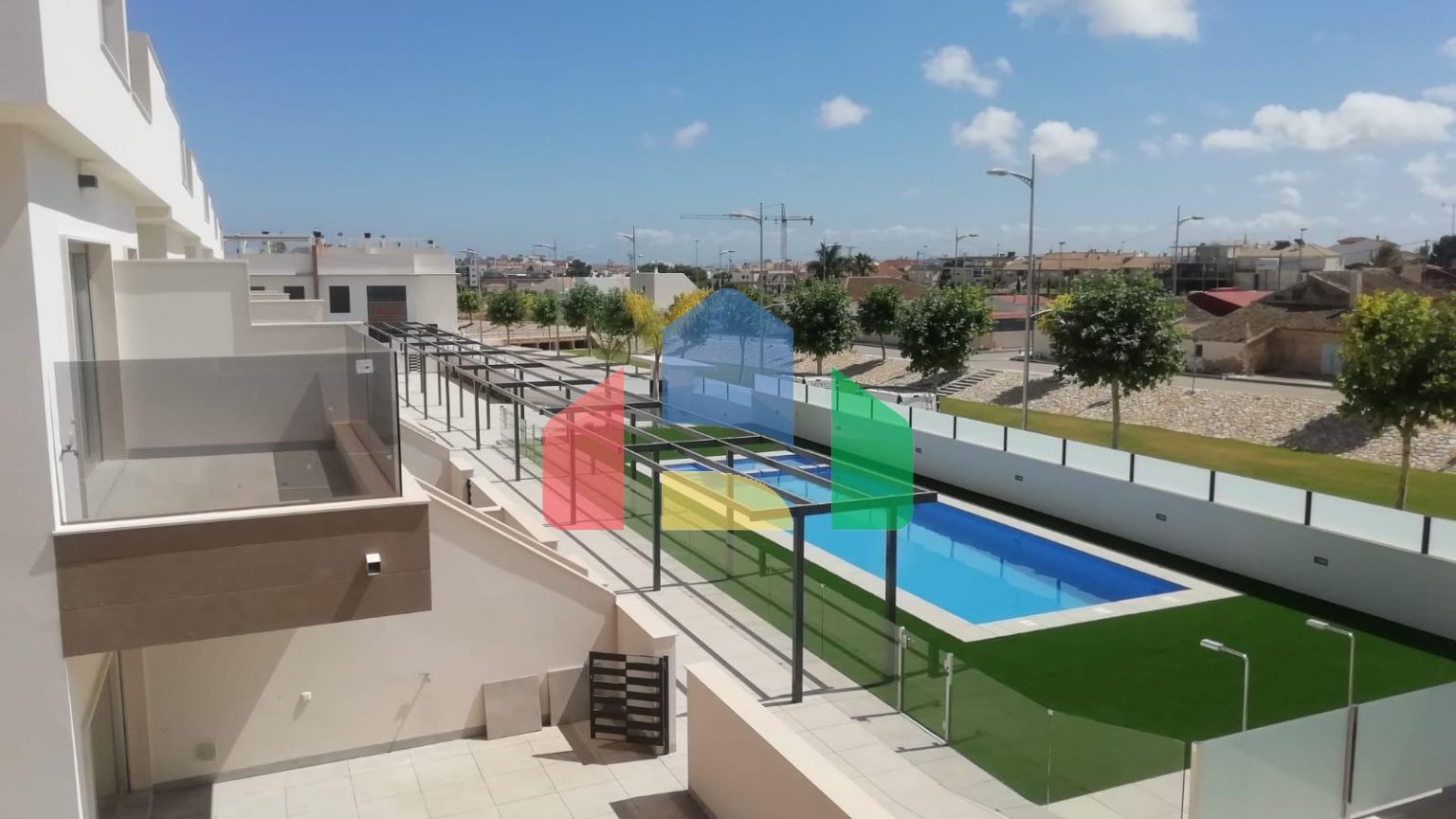 НОВЫЕ СОВРЕМЕННЫЕ БУНГАЛО В ПИЛАР-ДЕ-ЛА-ОРАДАДА