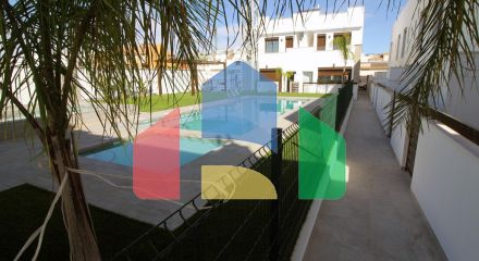 Современные таунхаусы и двухквартирные дома в Пилар-де-ла-Орадада