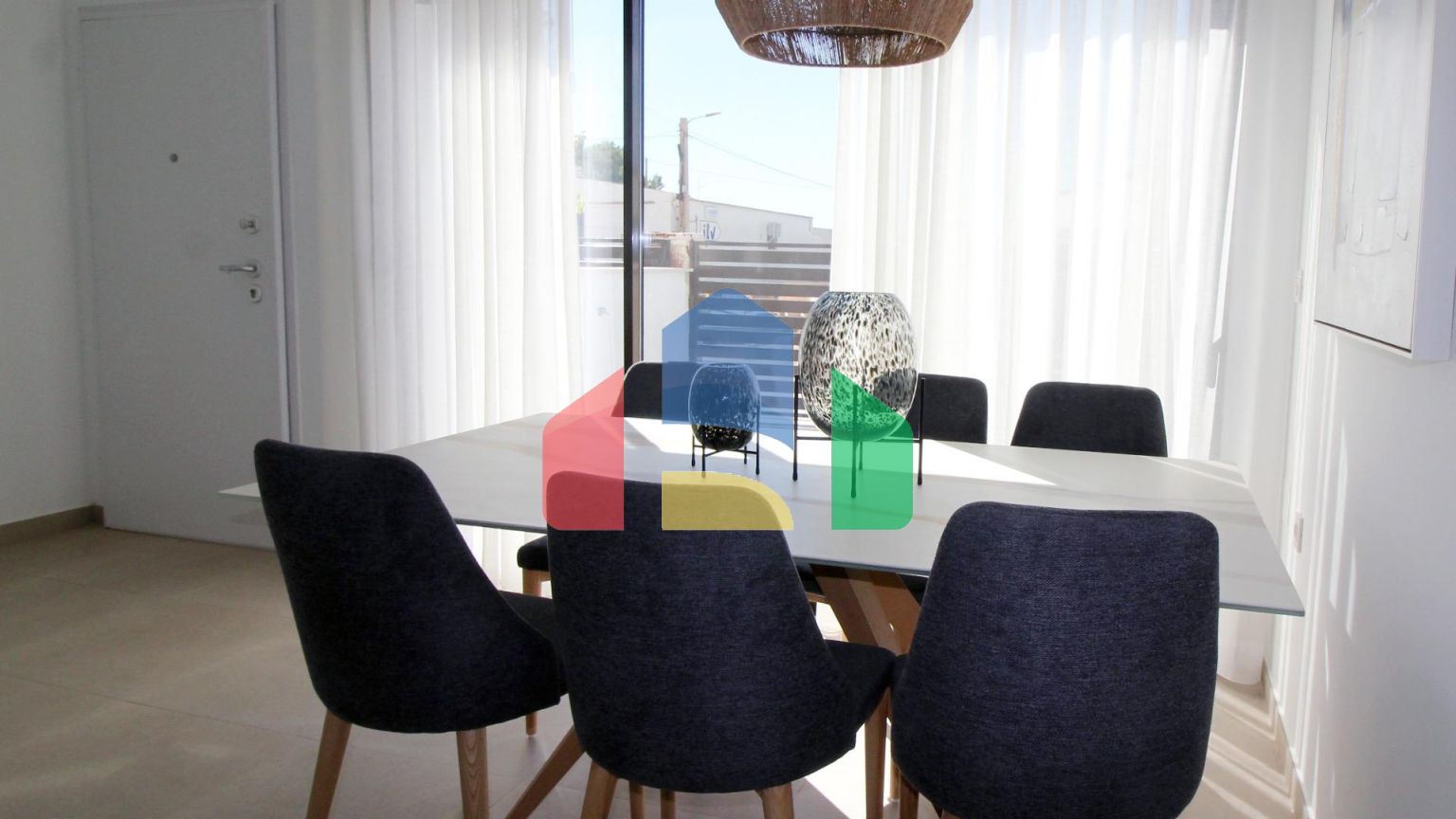 Современные таунхаусы и двухквартирные дома в Пилар-де-ла-Орадада