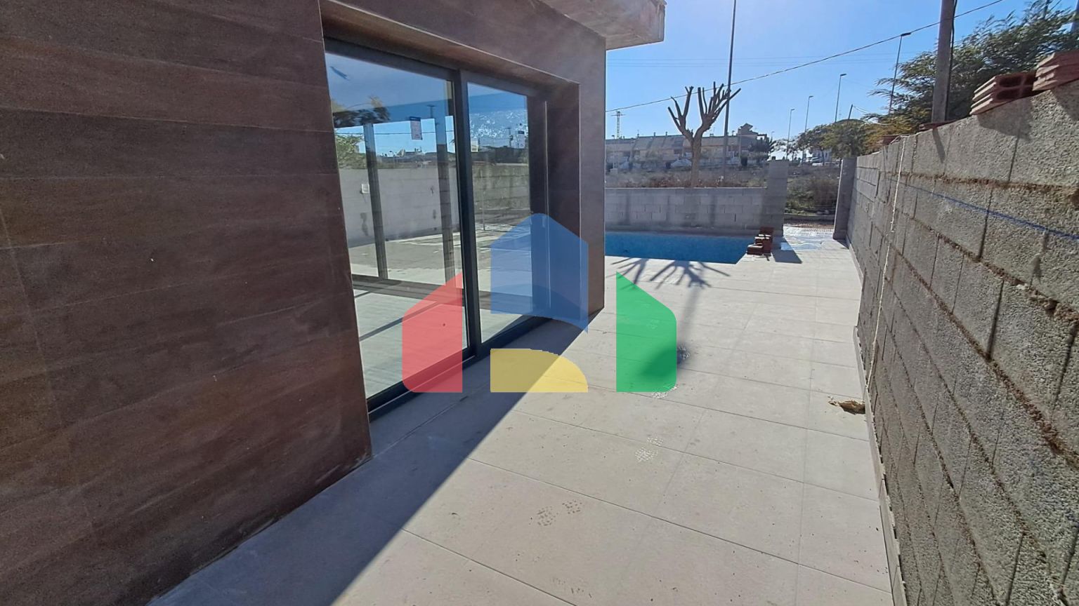 ВИЛЛА НОВОЙ ПОСТРОЙКИ В ПИЛАР-ДЕ-ЛА-ОРАДАДА