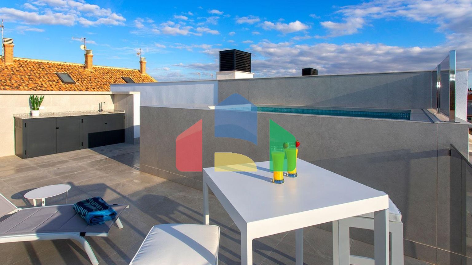 ТАУНХАУСЫ В ТОРРЕ-ДЕ-ЛА-ОРАДАДА