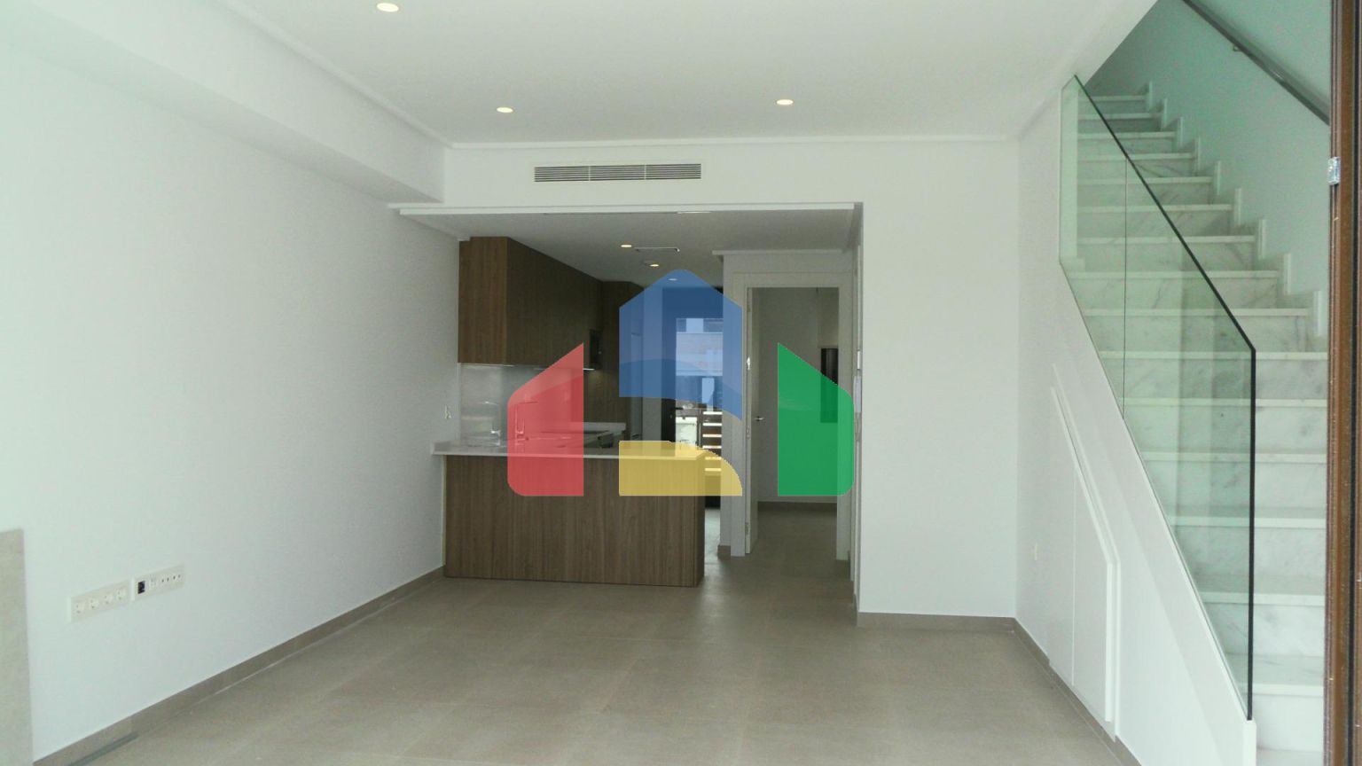 Современные таунхаусы и двухквартирные дома в Пилар-де-ла-Орадада