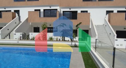 Новые бунгало с солярием или садом в Пилар-де-ла-Орадада Новые бунгало с солярием или садом в Пилар-де-ла-Орадада