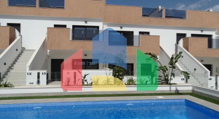 Новые бунгало с солярием или садом в Пилар-де-ла-Орадада Новые бунгало с солярием или садом в Пилар-де-ла-Орадада