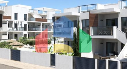Complex of 16 apartments and 10 bungalows in Torre de la Horadada 50 meters from the beach