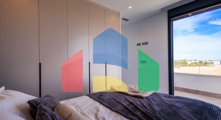 НОВЫЕ ВИЛЛЫ В ПИЛАР-ДЕ-ЛА-ОРАДАДА НА ПОЛЕ ДЛЯ ГОЛЬФА