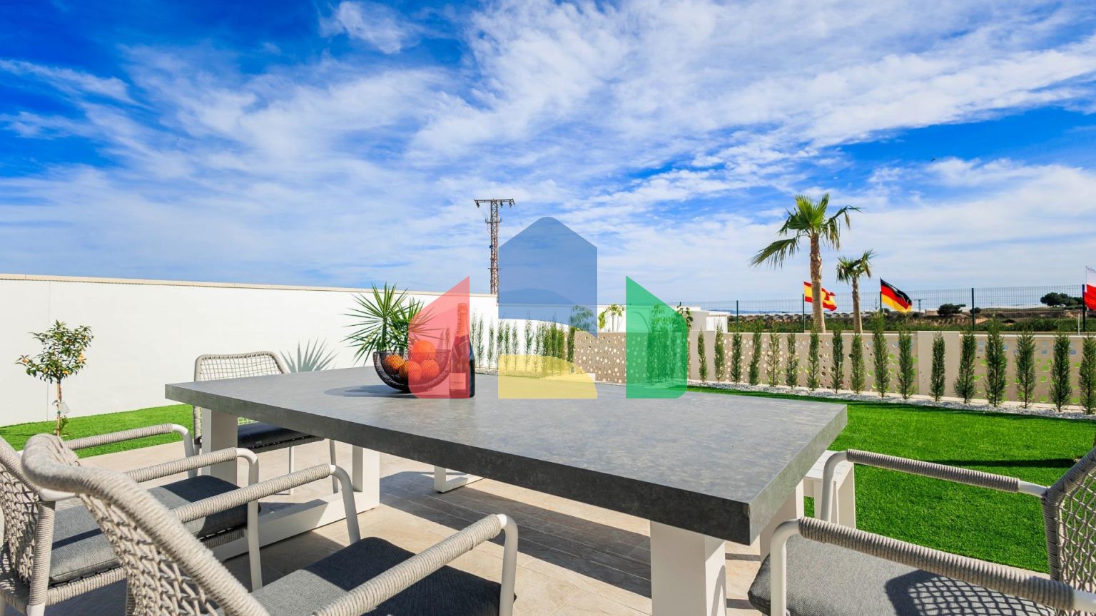 НОВЫЕ ВИЛЛЫ В ПИЛАР-ДЕ-ЛА-ОРАДАДА НА ПОЛЕ ДЛЯ ГОЛЬФА