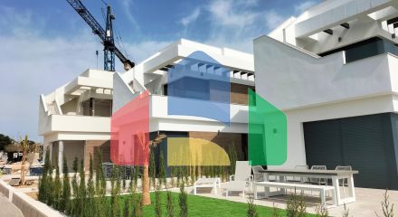 НОВЫЕ ВИЛЛЫ В ПИЛАР-ДЕ-ЛА-ОРАДАДА НА ПОЛЕ ДЛЯ ГОЛЬФА