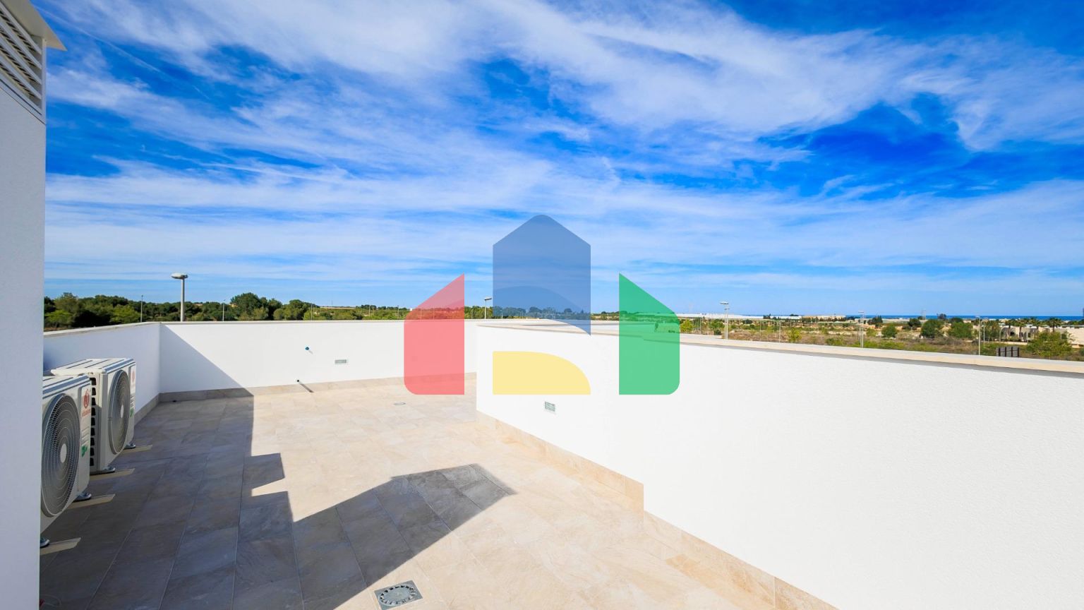 НОВЫЕ ВИЛЛЫ В ПИЛАР-ДЕ-ЛА-ОРАДАДА НА ПОЛЕ ДЛЯ ГОЛЬФА