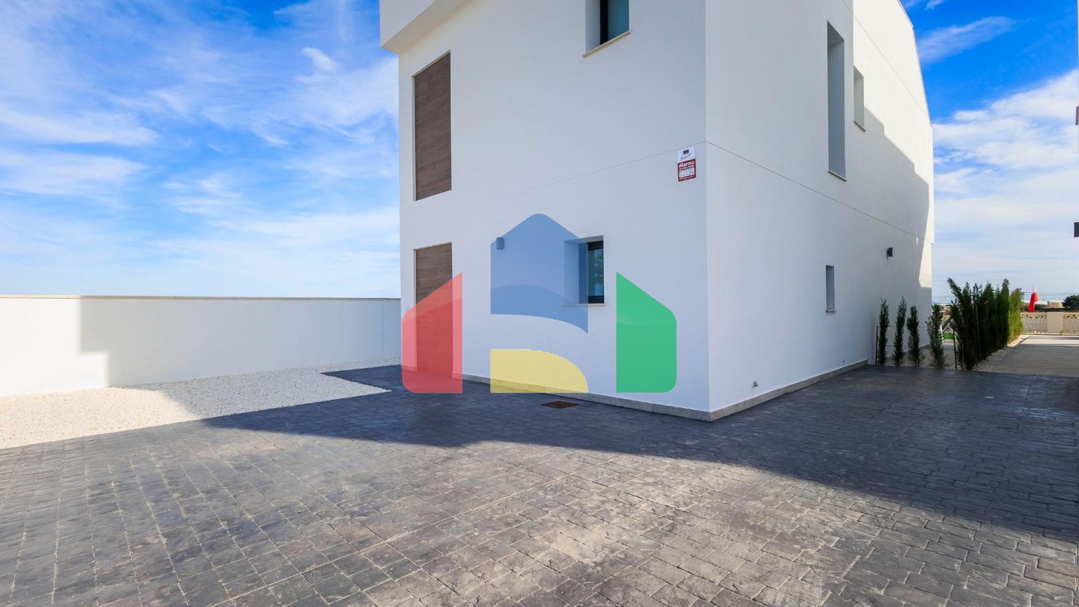 НОВЫЕ ВИЛЛЫ В ПИЛАР-ДЕ-ЛА-ОРАДАДА НА ПОЛЕ ДЛЯ ГОЛЬФА