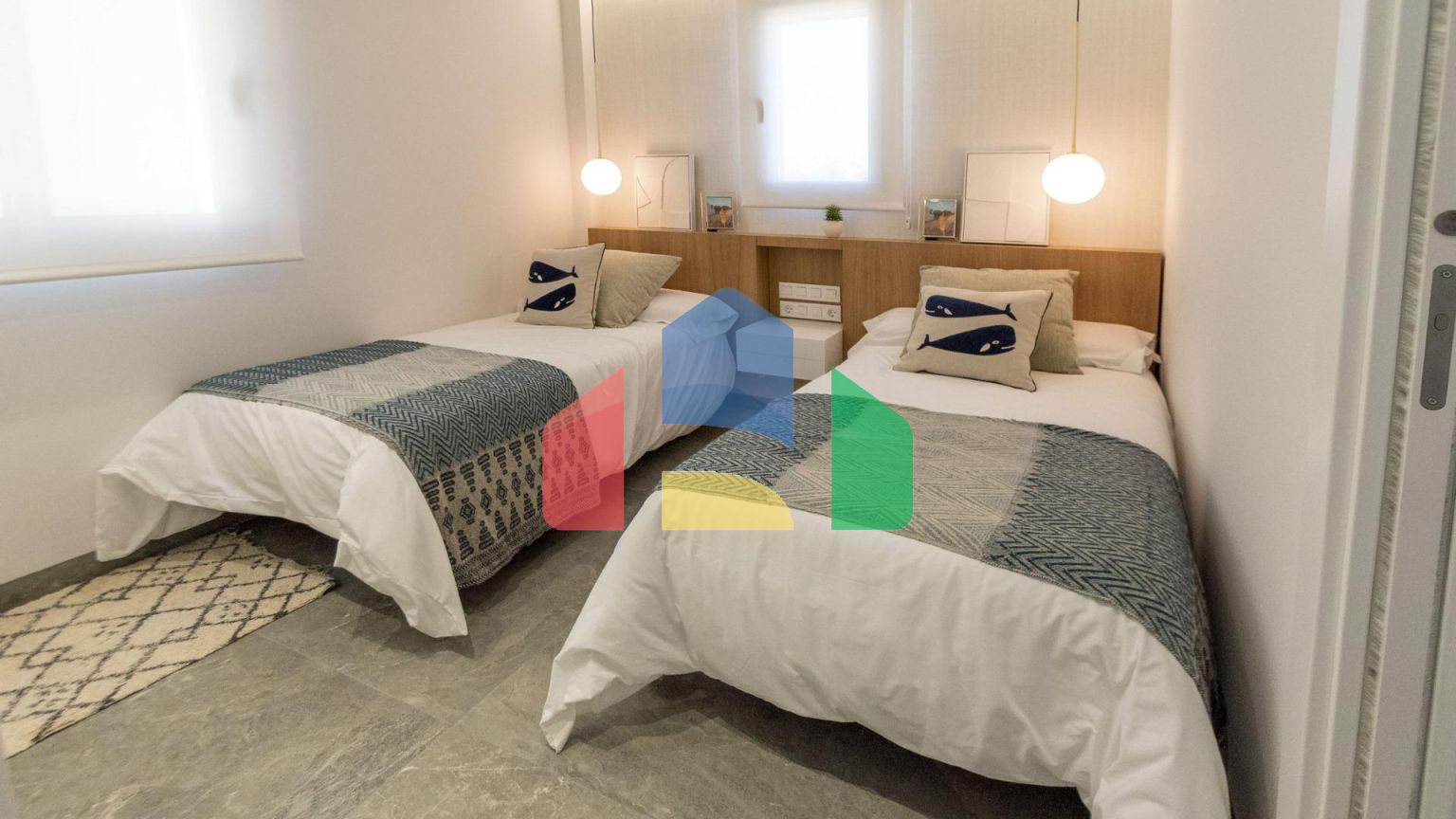 НОВЫЕ ВИЛЛЫ В ПИЛАР-ДЕ-ЛА-ОРАДАДА НА ПОЛЕ ДЛЯ ГОЛЬФА