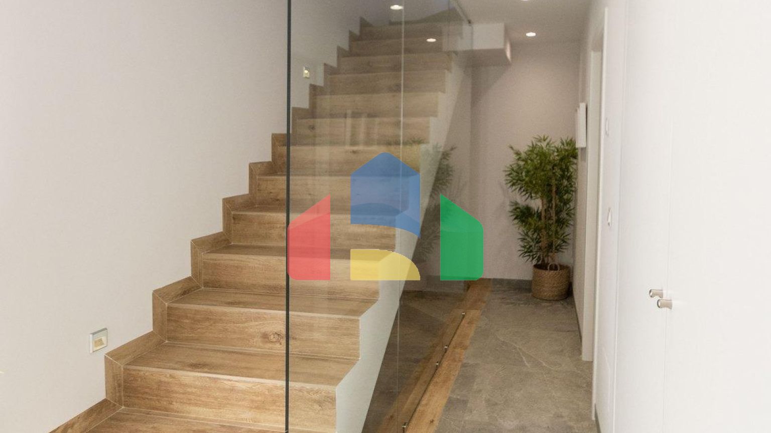 НОВЫЕ ВИЛЛЫ В ПИЛАР-ДЕ-ЛА-ОРАДАДА НА ПОЛЕ ДЛЯ ГОЛЬФА