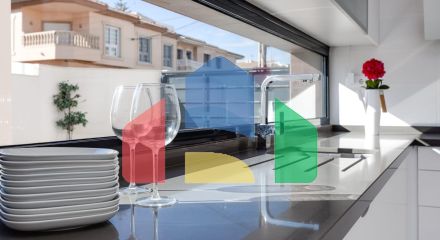 СРЕДИЗЕМНОМОРСКАЯ ВИЛЛА В ГОРОДСКОЙ ЗОНЕ НЕДАЛЕКО ОТ МОРЯ СРЕДИЗЕМНОМОРСКАЯ ВИЛЛА В ГОРОДСКОЙ ЗОНЕ НЕДАЛЕКО ОТ МОРЯ