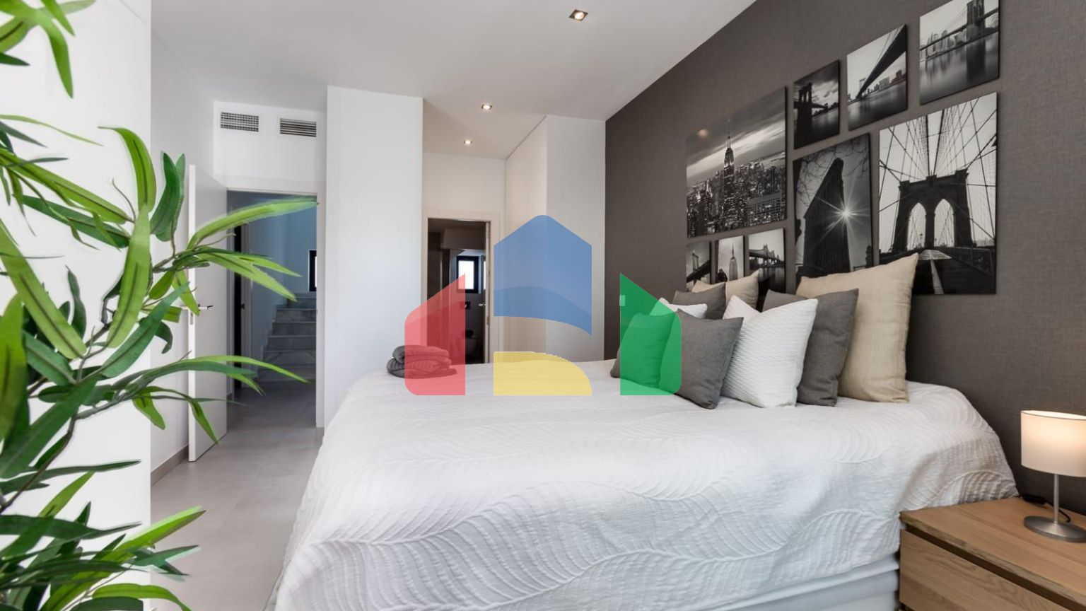 СРЕДИЗЕМНОМОРСКАЯ ВИЛЛА В ГОРОДСКОЙ ЗОНЕ НЕДАЛЕКО ОТ МОРЯ