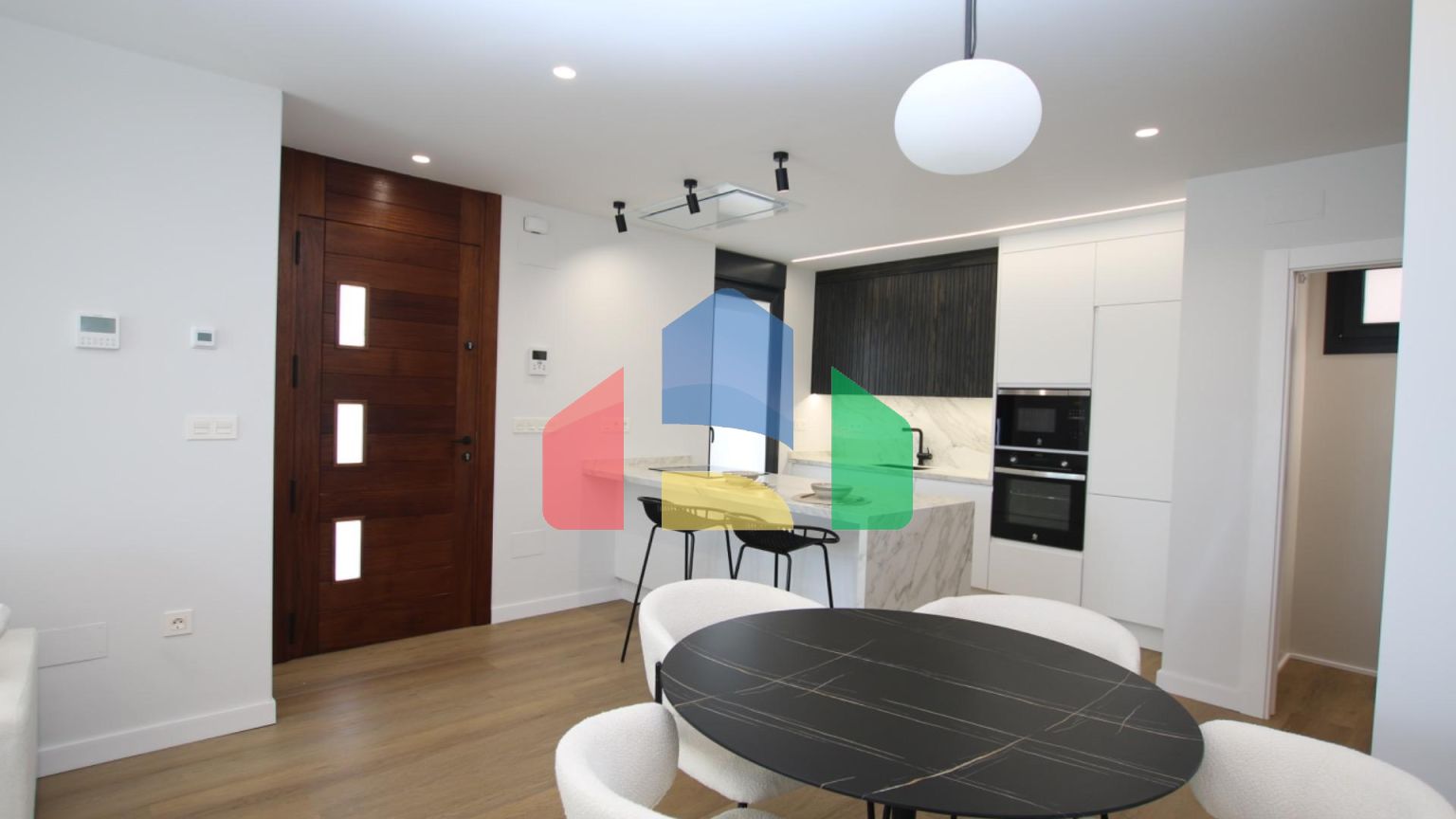 Комплекс из 15 вилл в Пилар де ла Орадада