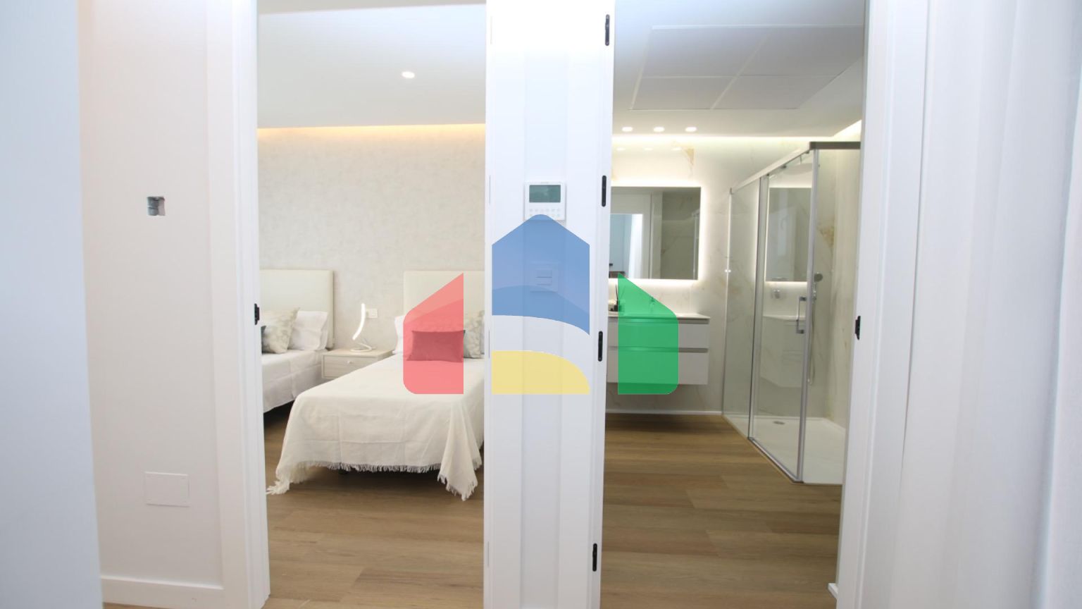 Комплекс из 15 вилл в Пилар де ла Орадада