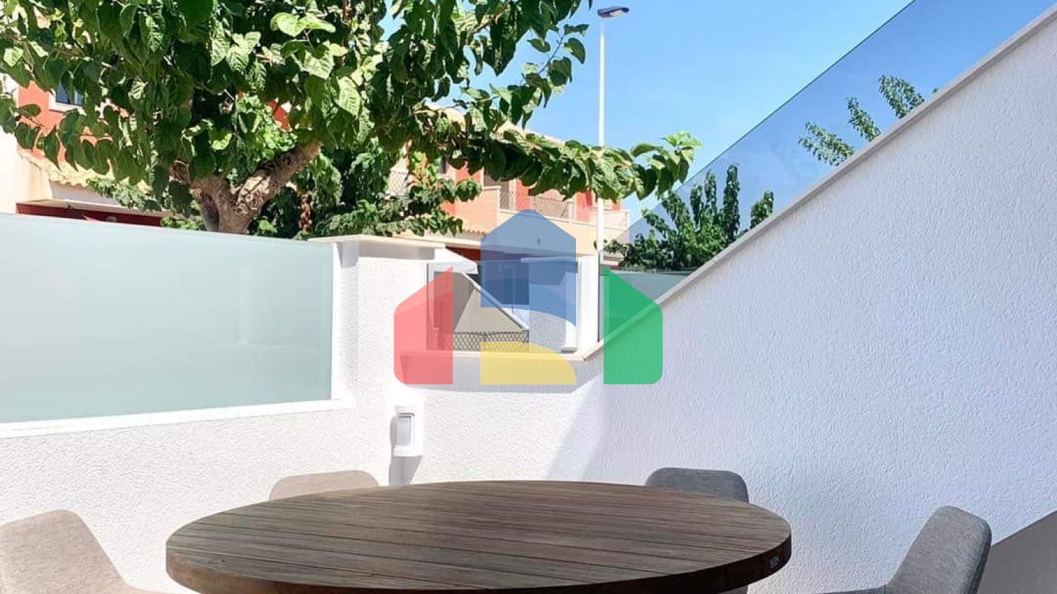 НОВЫЙ ЖИЛОЙ КОМПЛЕКС В ПИЛАР-ДЕ-ЛА-ОРАДАДА