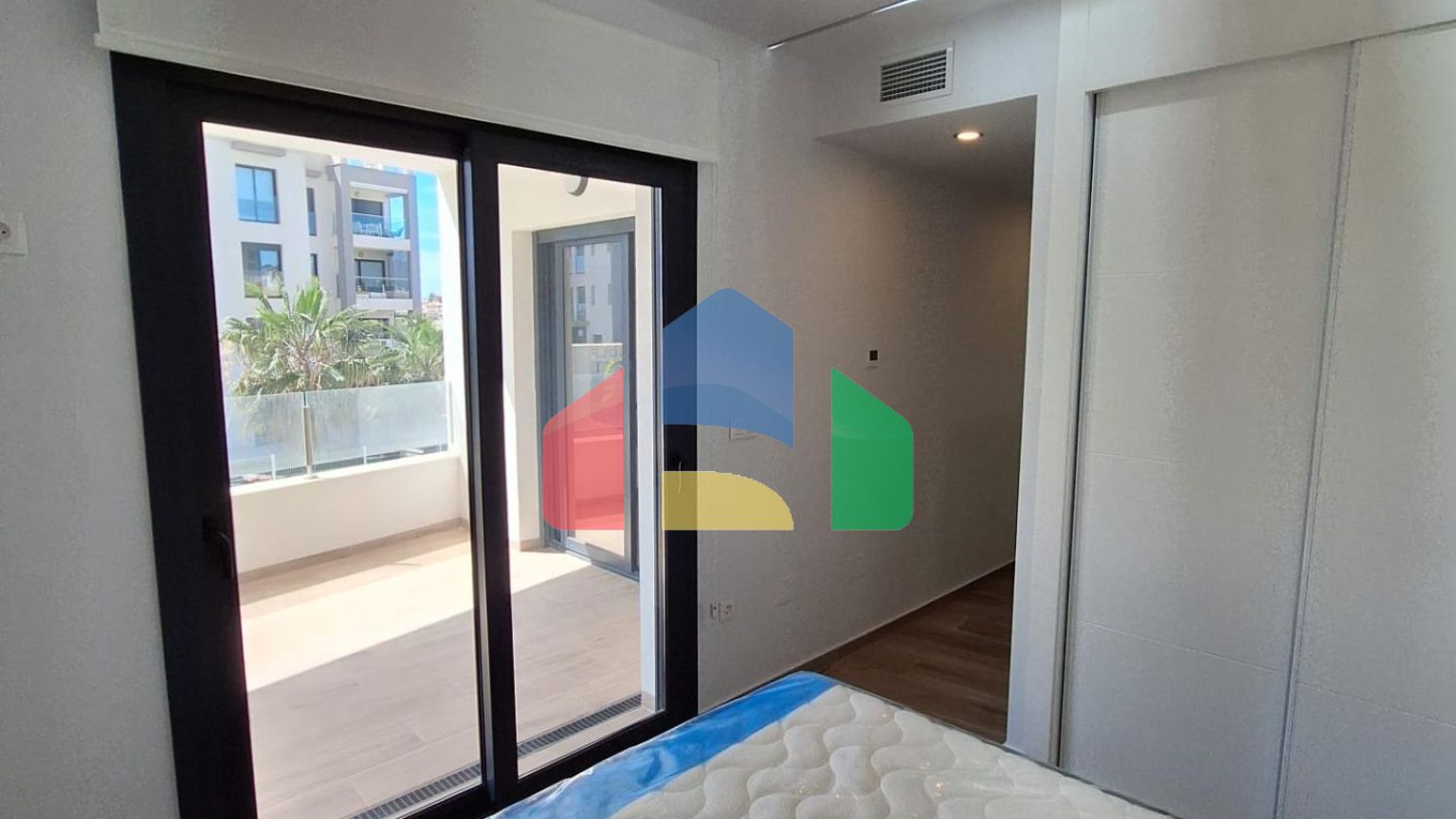 Недавно построенная квартира в Вилламартине с парковкой и общим бассейном