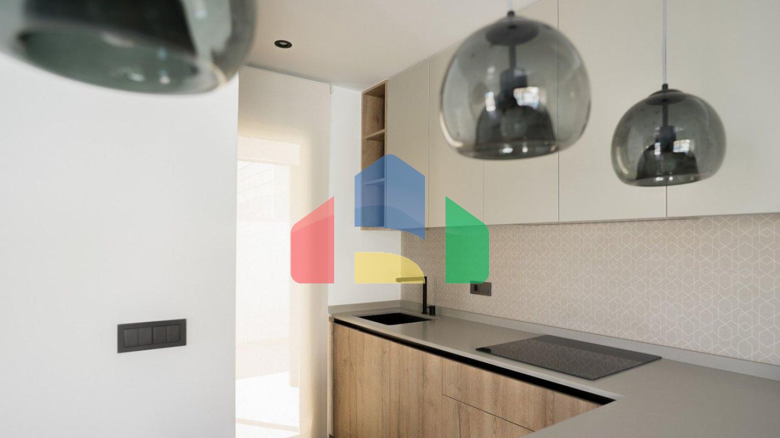 СОВРЕМЕННАЯ ВИЛЛА СО ВСЕМИ УДОБСТВАМИ