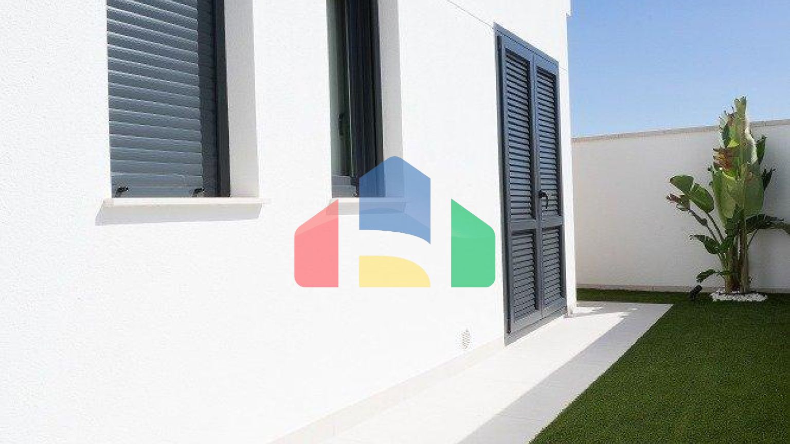 СОВРЕМЕННАЯ ВИЛЛА СО ВСЕМИ УДОБСТВАМИ