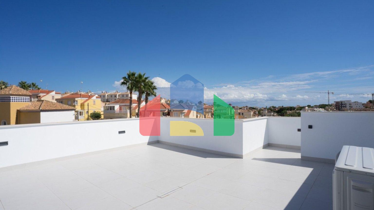 СОВРЕМЕННАЯ ВИЛЛА СО ВСЕМИ УДОБСТВАМИ