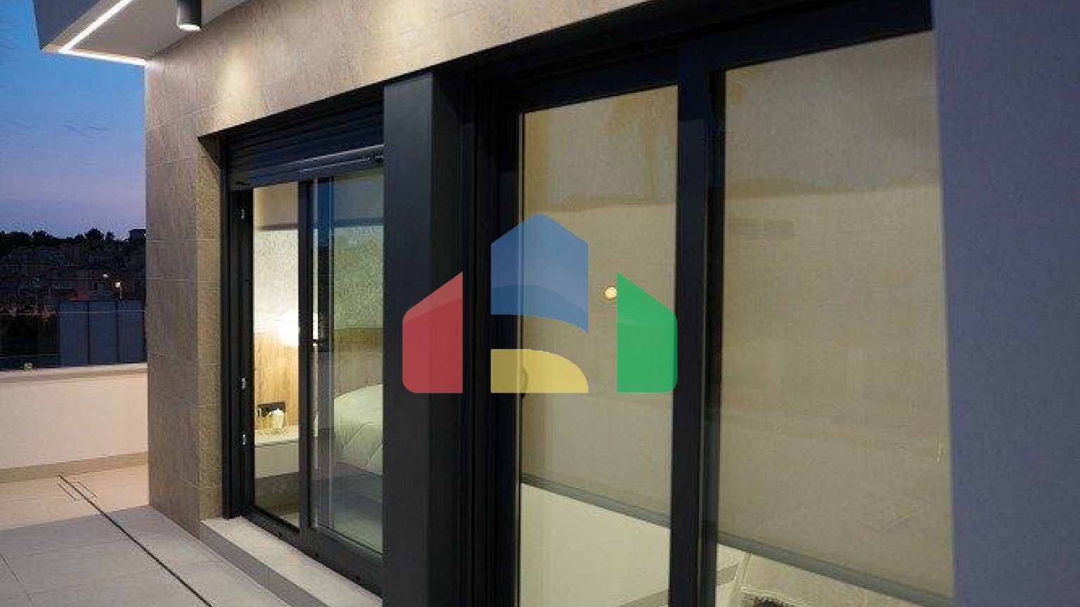 СОВРЕМЕННАЯ ВИЛЛА СО ВСЕМИ УДОБСТВАМИ