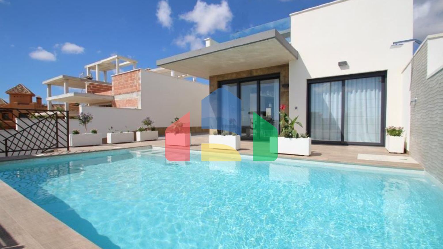 НОВЫЕ ЖИЛЫЕ ВИЛЛЫ В САН-МИГЕЛЬ-ДЕ-САЛИНАС