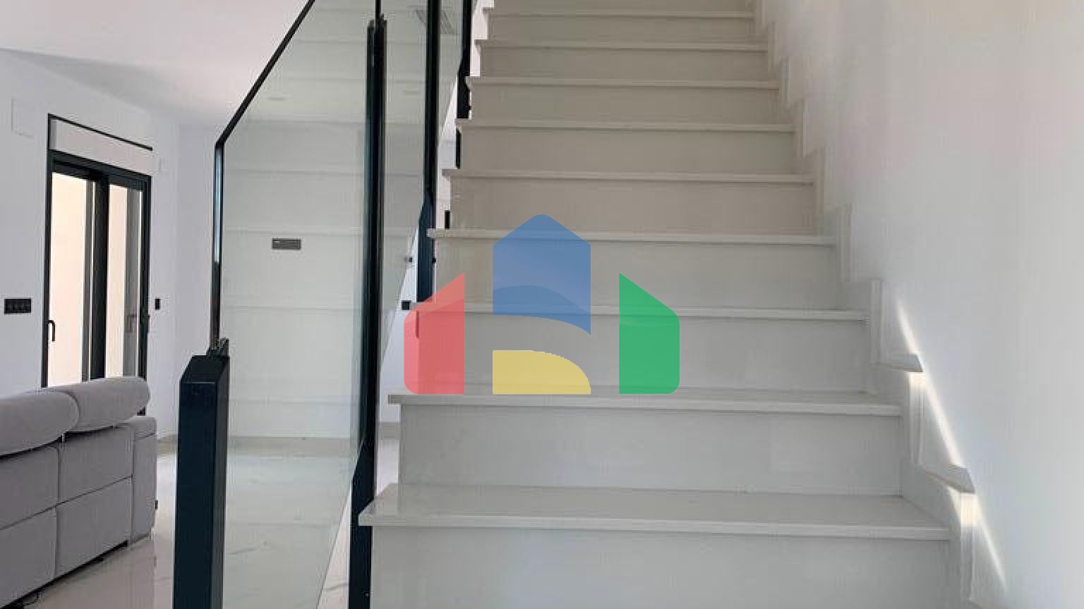 НОВЫЕ ВИЛЛЫ В ПИНОСО