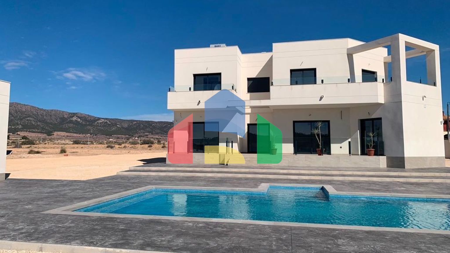 НОВЫЕ ВИЛЛЫ В ПИНОСО