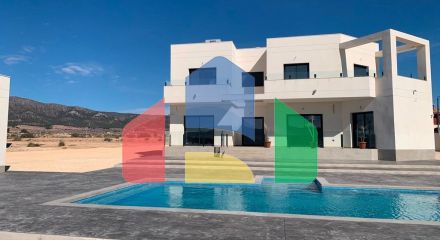 НОВЫЕ ВИЛЛЫ В ПИНОСО