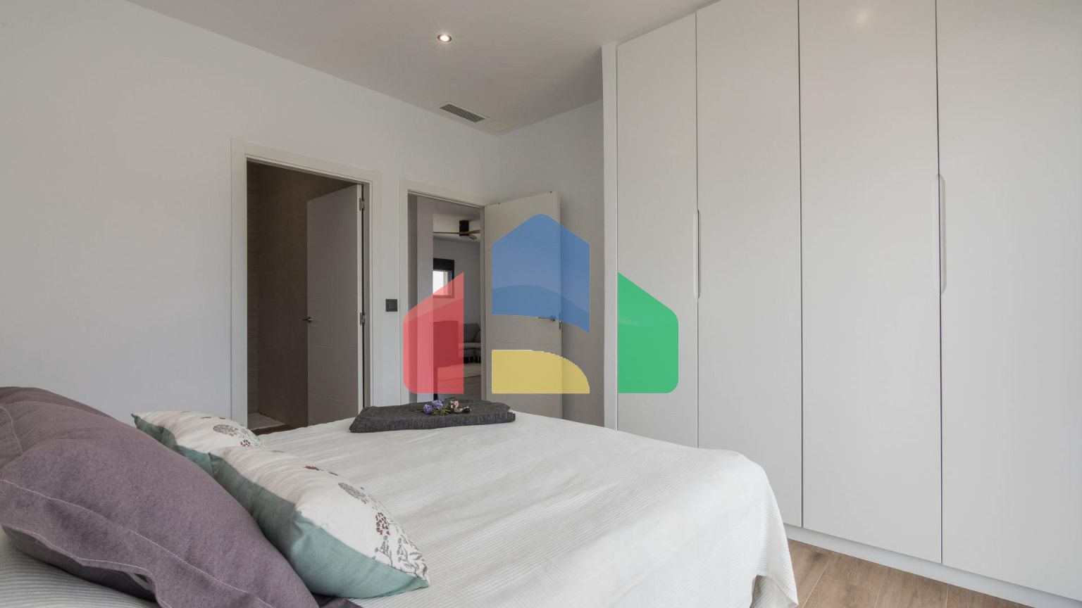 НОВЫЕ ВИЛЛЫ В ПИНОСО