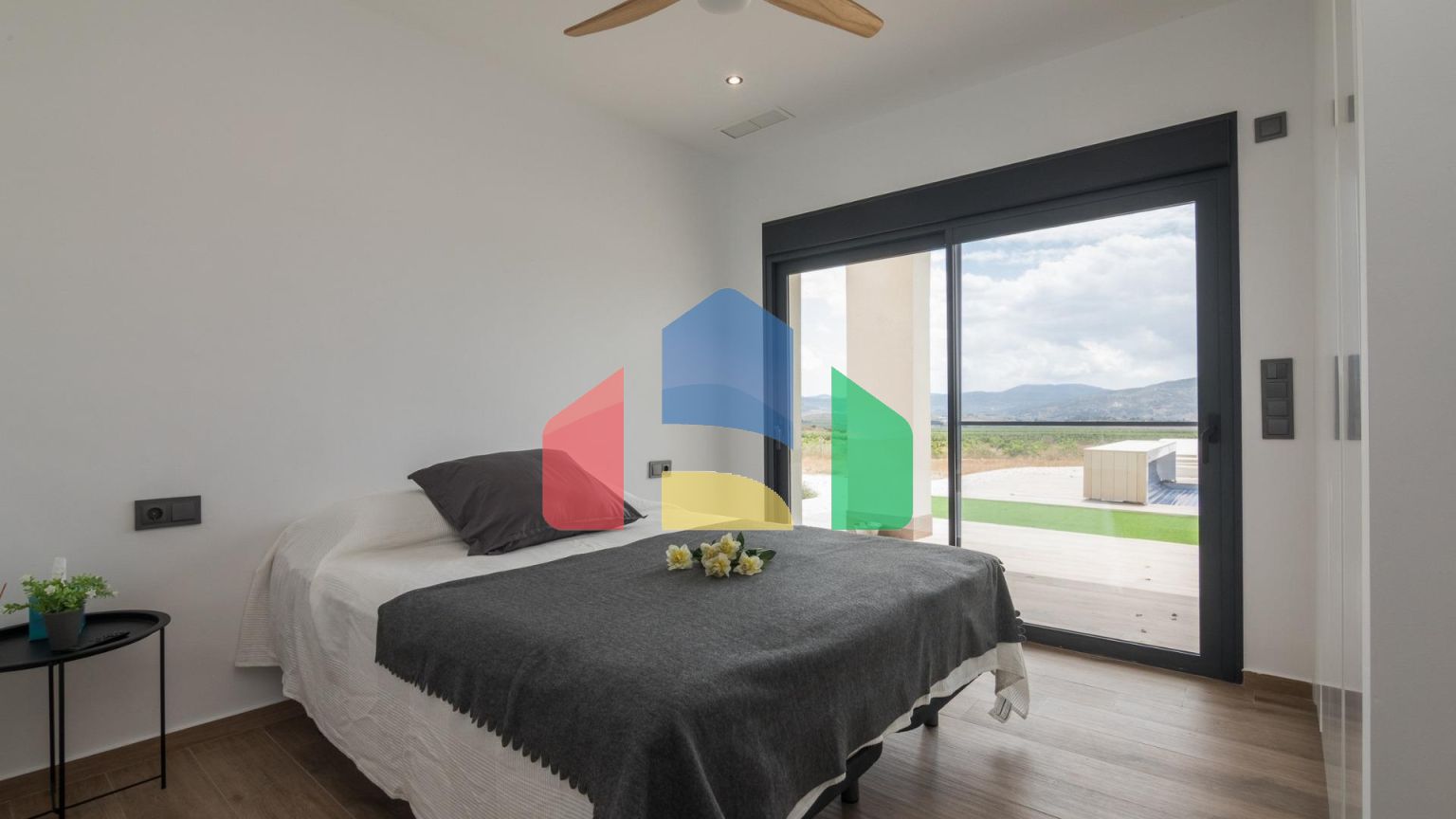 НОВЫЕ ВИЛЛЫ В ПИНОСО