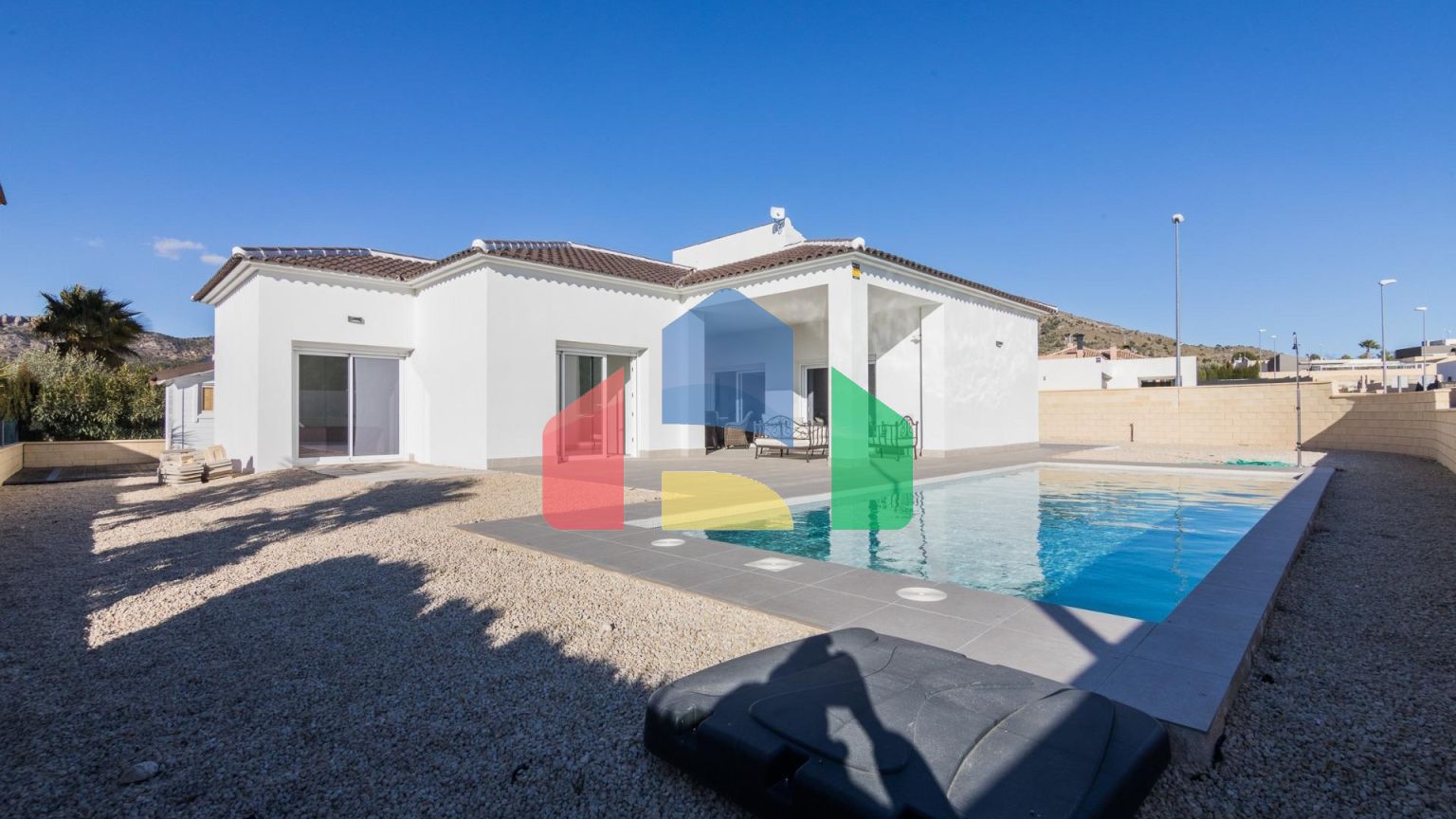 НОВЫЕ ВИЛЛЫ В ПИНОСО