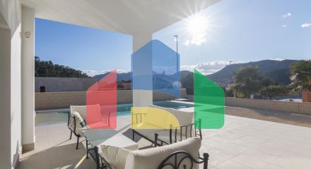 НОВЫЕ ВИЛЛЫ В ПИНОСО