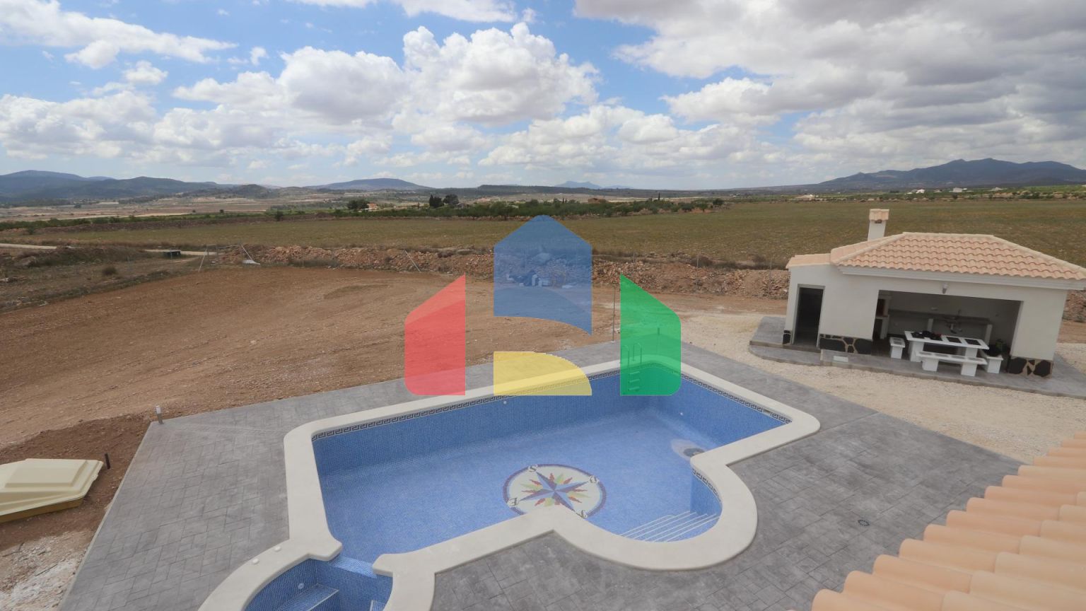 НОВЫЕ ВИЛЛЫ В ПИНОСО