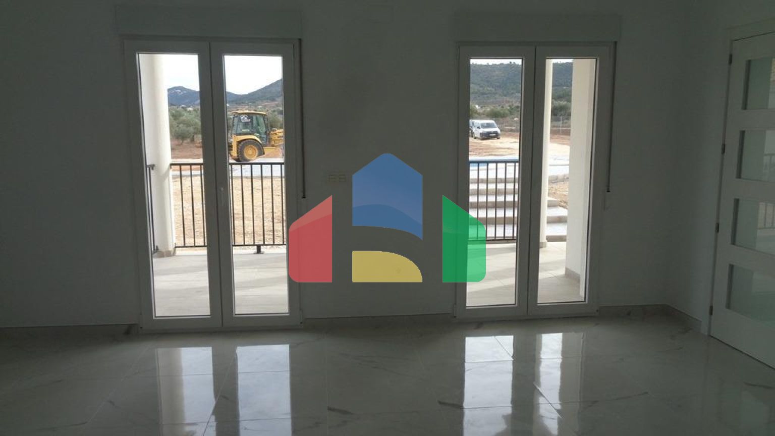 НОВЫЕ ВИЛЛЫ В ПИНОСО