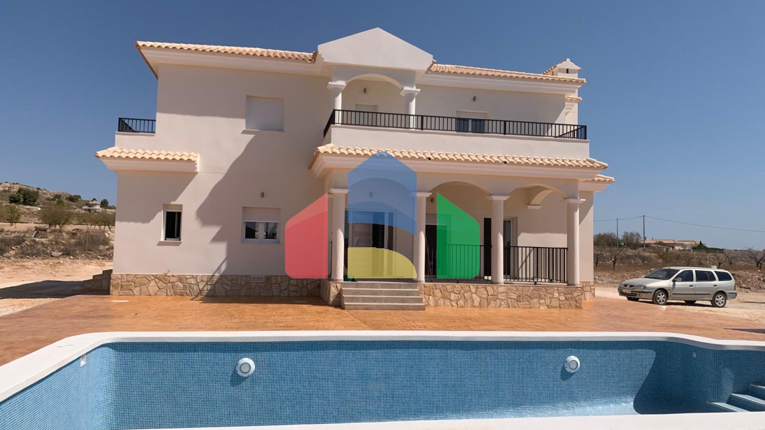 НОВЫЕ ВИЛЛЫ В ПИНОСО