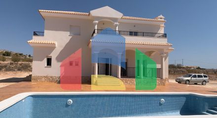 НОВЫЕ ВИЛЛЫ В ПИНОСО