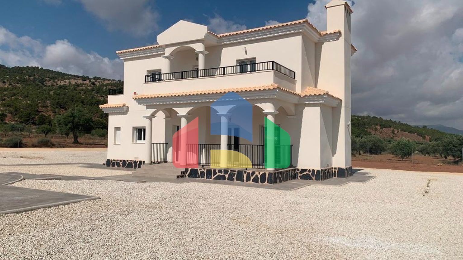 НОВЫЕ ВИЛЛЫ В ПИНОСО