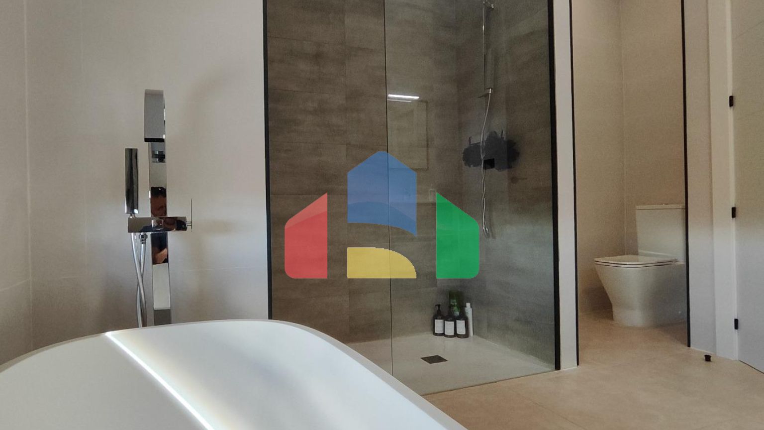 НОВЫЕ ВИЛЛЫ В ПИНОСО