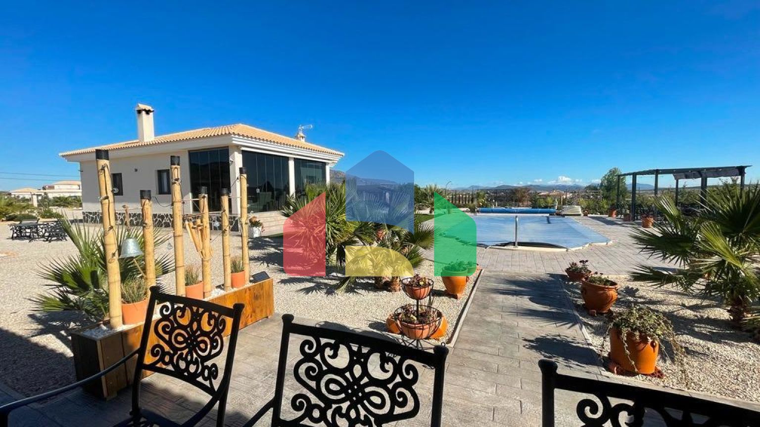 НОВЫЕ ВИЛЛЫ В ПИНОСО