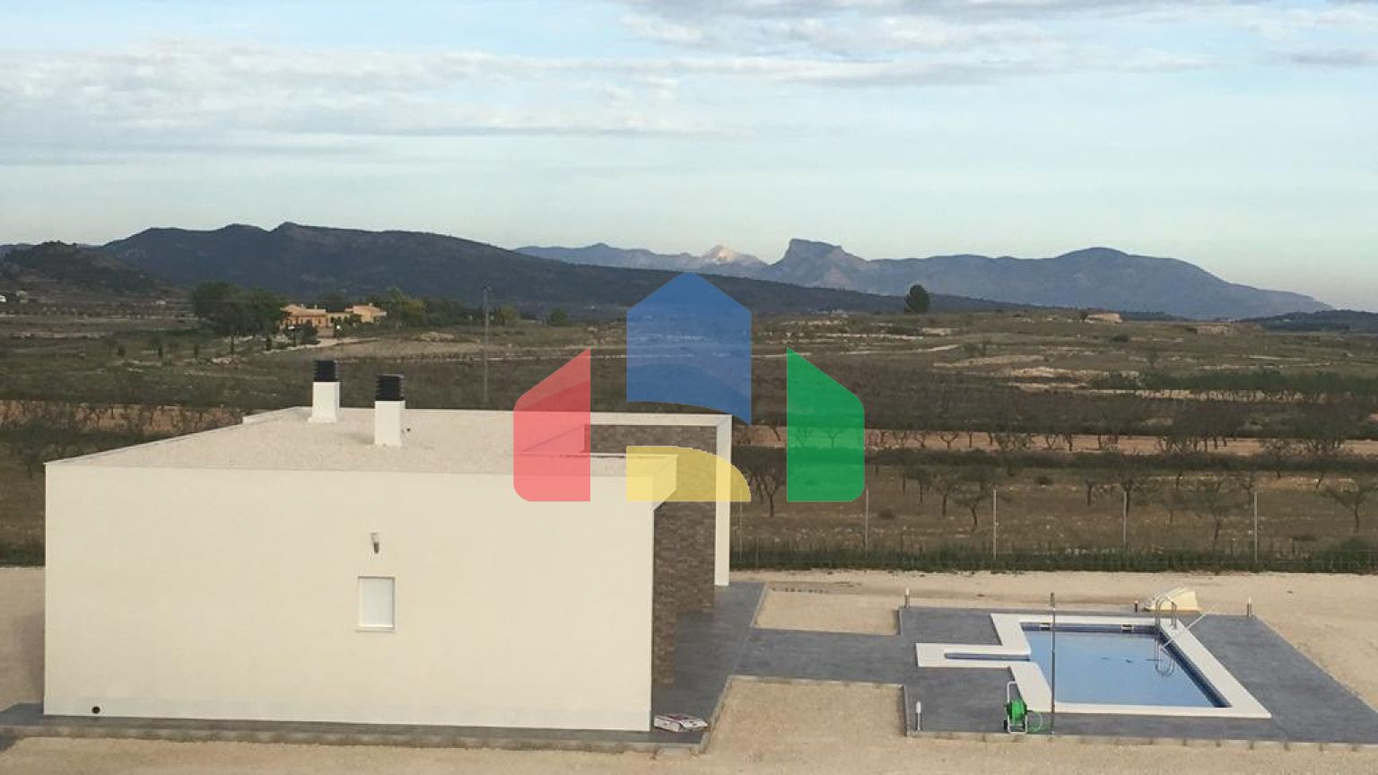 НОВЫЕ ВИЛЛЫ В ПИНОСО