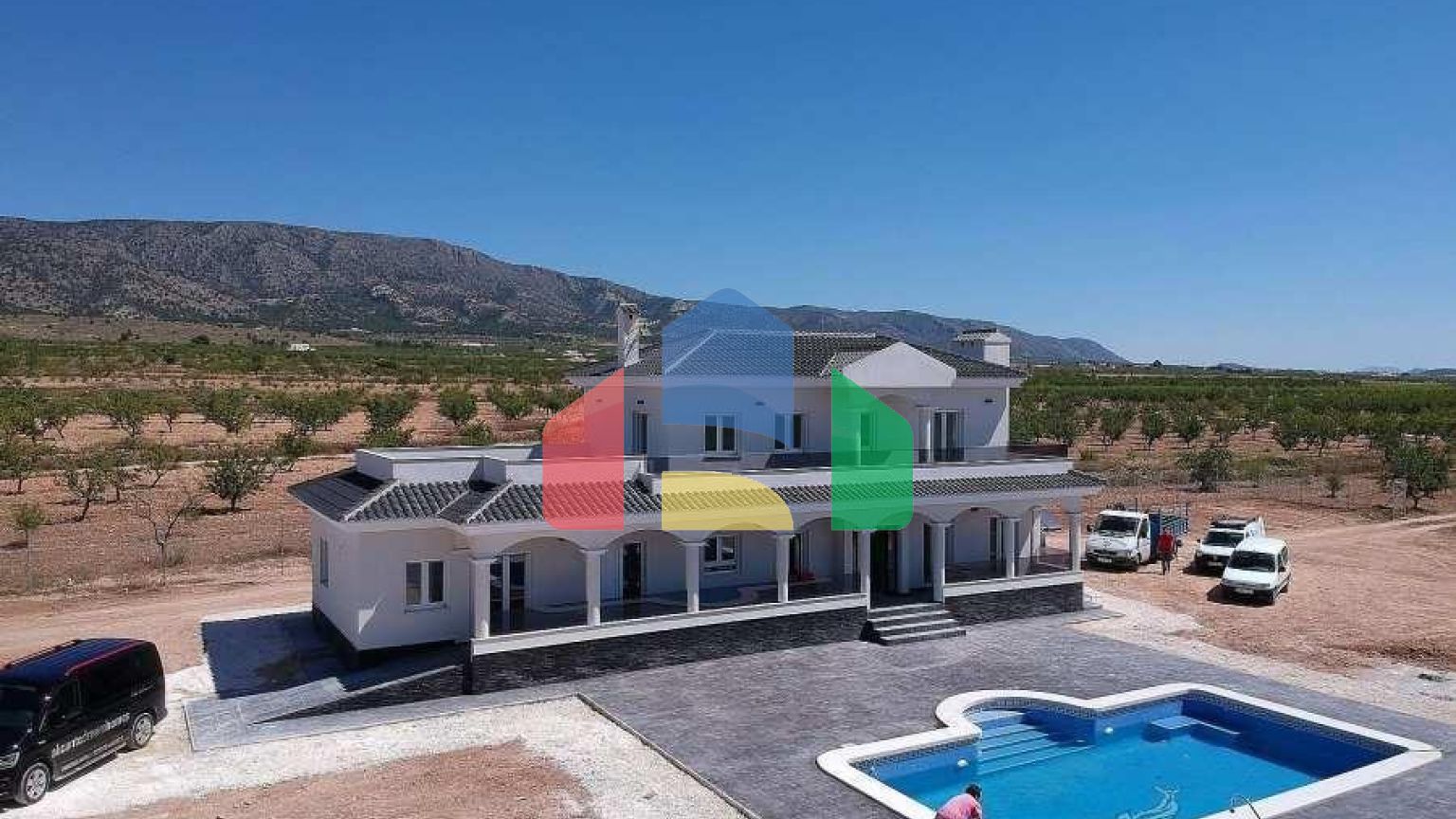 НОВЫЕ ВИЛЛЫ В ПИНОСО