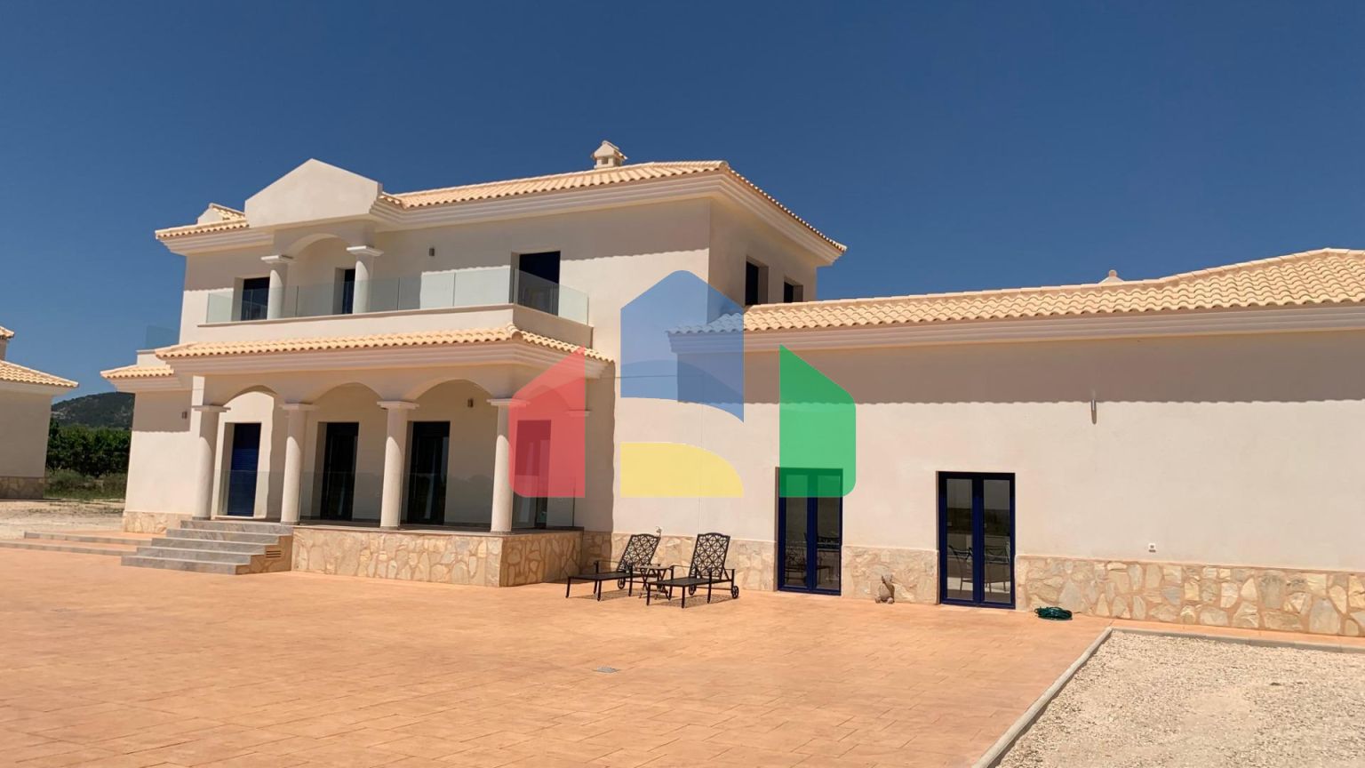 НОВЫЕ ВИЛЛЫ В ПИНОСО